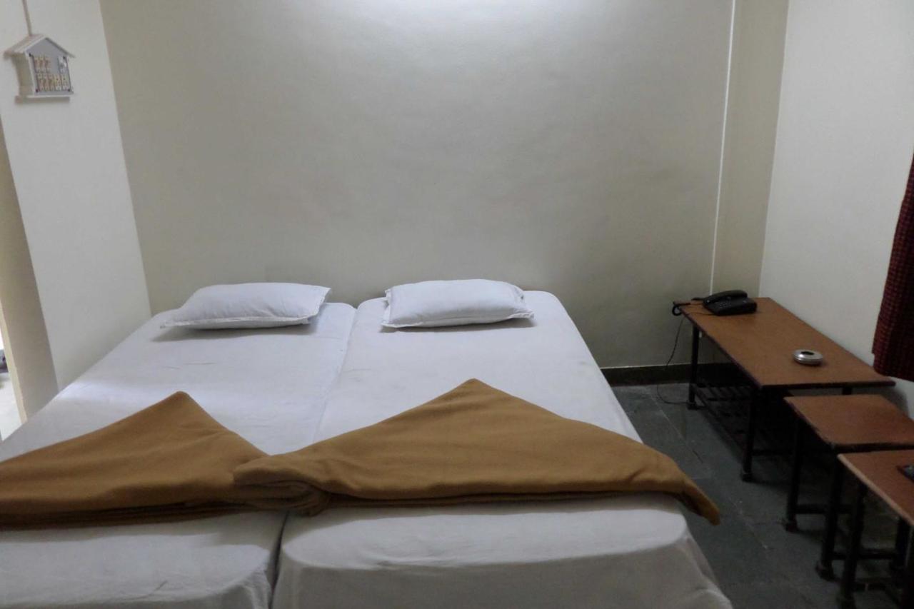 Parvat Lodge Ahmednagar Eksteriør bilde